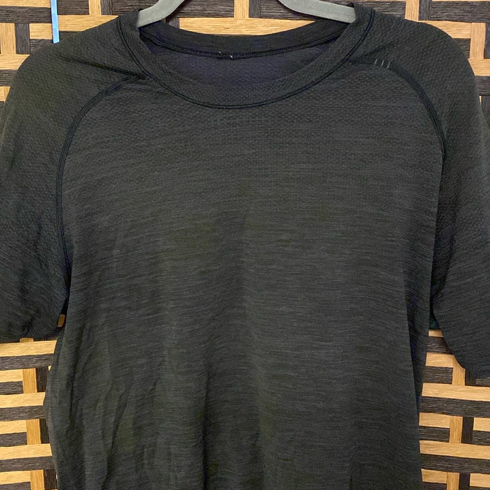 Lulu sports t shirt